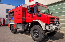 Der Mercedes-Benz Unimog 5023 TLF 3000 mit Ziegler ALPAS-Aufbau