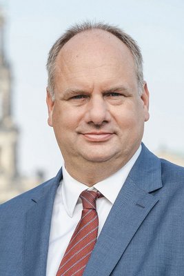 Dirk Hilbert - Oberbürgermeister der Landeshauptstadt Dresden Dirk Hilbert - Oberbürgermeister der Landeshauptstadt Dresden