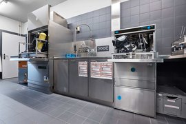 Technik und Planung zur Schwarz-Weiß-Trennung in der Atemschutzwerkstatt