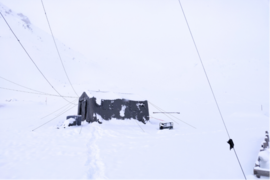 LANCO testet aufblasbares Zelt in den österreichischen Alpen 