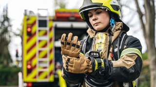 Neue Maßstäbe: Seiz stellt den Handschuh „Fire-Fighter Nova“ vor